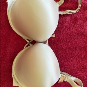 VS star struck add 2 cups bombshell bra